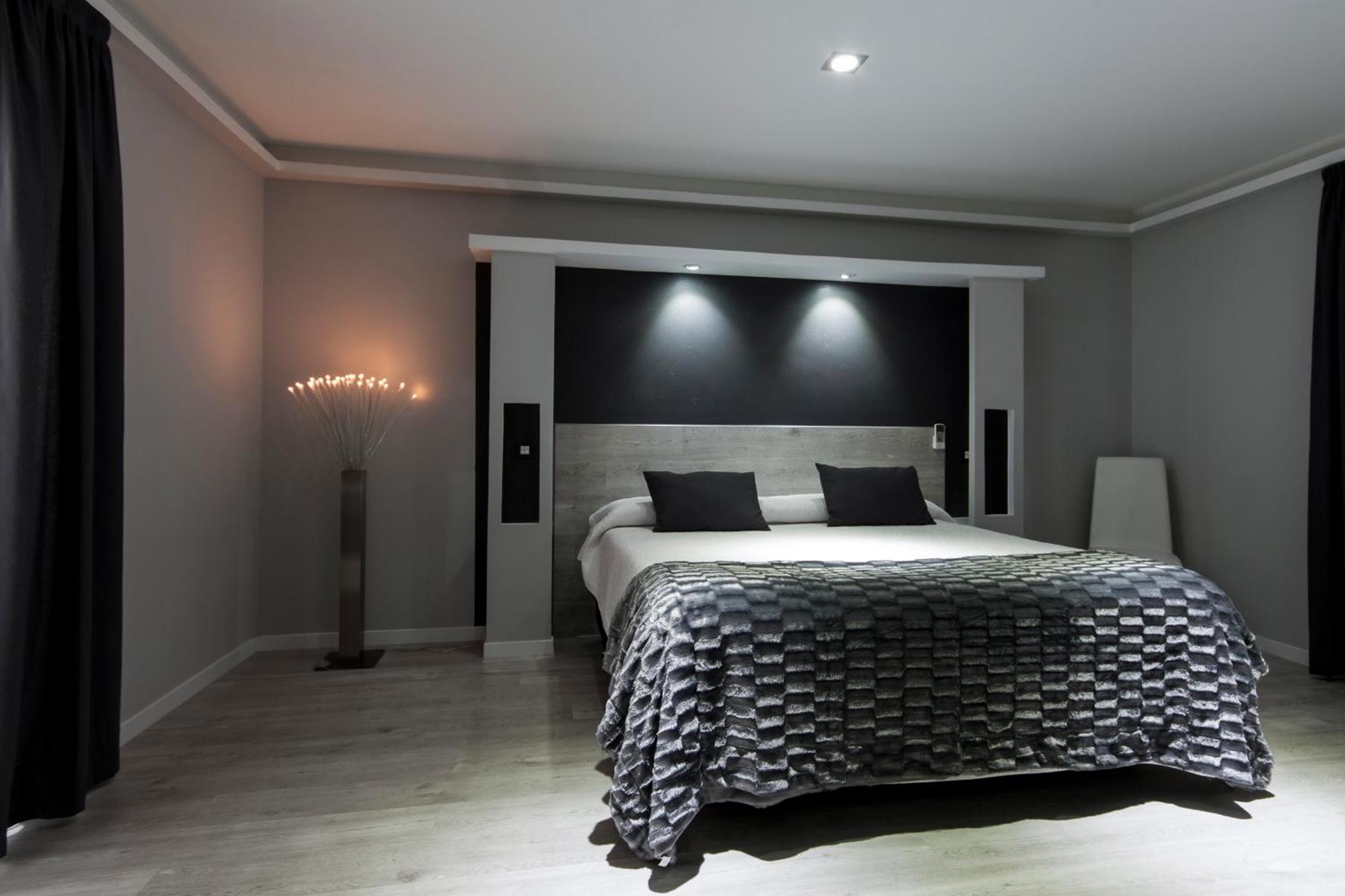 Hostal Overnight Madrid Exterior photo
